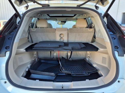 Used 2019 Nissan Rogue SL w/ Premium Package image 15