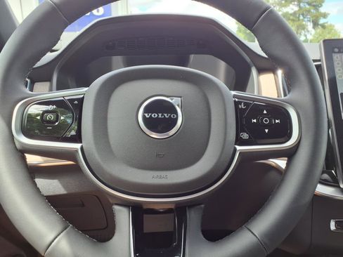 New 2025 Volvo XC90 B5 Plus w/ Protection Package Premier image 24