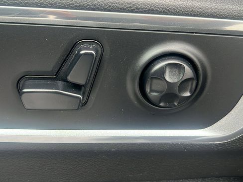 Used 2019 RAM 1500 Laramie image 25