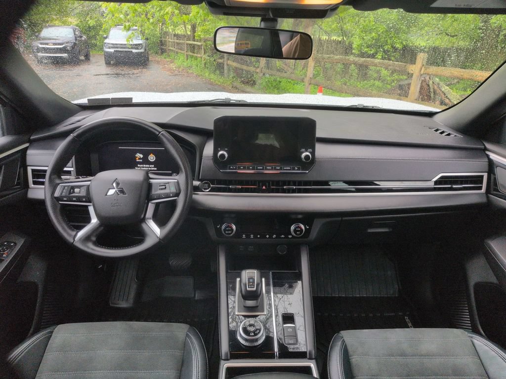 Used 2023 Mitsubishi Outlander SE Black Edition AWD/4WD image 9