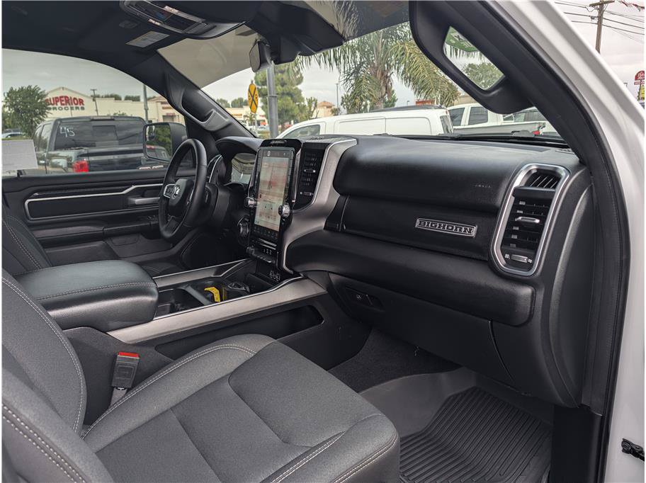 Used 2025 RAM 1500 4x4 Crew Cab image 12