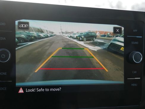 New 2026 Volkswagen Taos SE image 12