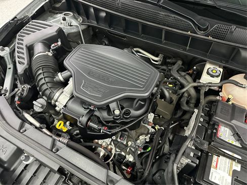 Used 2018 Cadillac XT5 Sport Utility 4D image 23