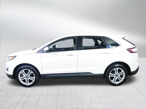 Used 2018 Ford Edge Titanium w/ Class II Trailer Tow Package AWD/4WD image 4