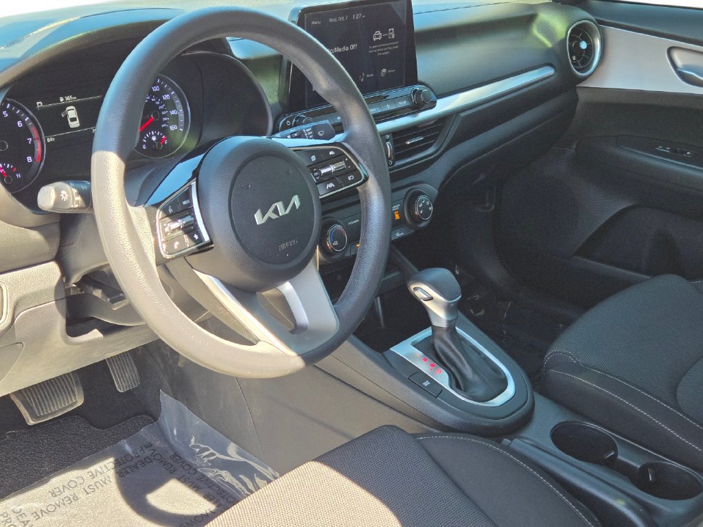 Certified 2024 Kia Forte LXS w/ LXS Technology Package FWD image 16