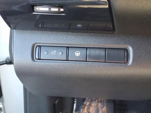 Used 2022 Nissan Pathfinder SV image 14