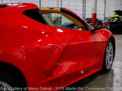 Used 2021 Chevrolet Corvette Stingray Premium Cpe w/ Z51 Performance Package RWD image 24