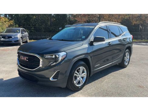 Certified 2018 GMC Terrain SLE w/ Driver Convenience Package image 4