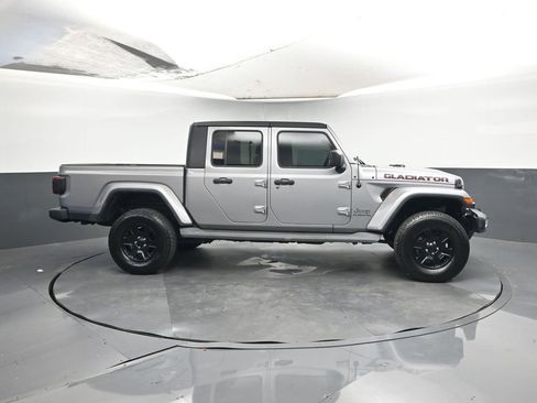 Used 2020 Jeep Gladiator Overland image 6