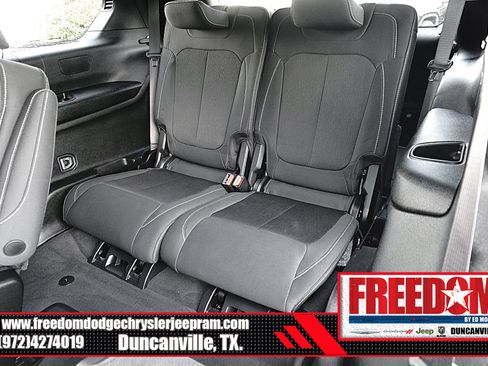 Certified 2025 Jeep Grand Cherokee L Laredo RWD image 14