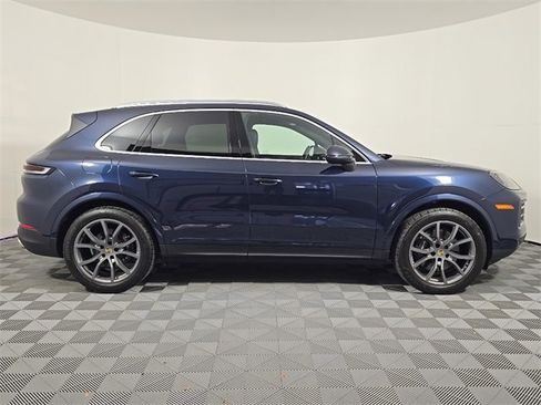 Certified 2024 Porsche Cayenne image 8