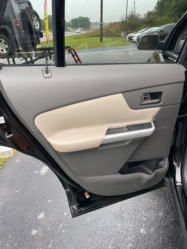 Used 2013 Ford Edge SE FWD image 15