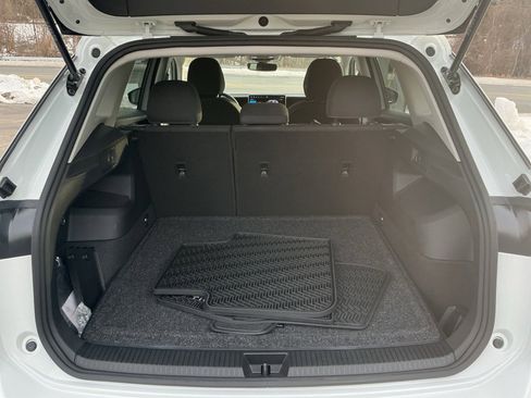 Certified 2025 Volkswagen Tiguan S image 19