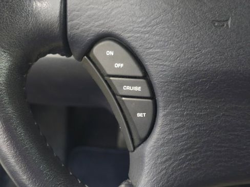 Used 2003 Chrysler Sebring Limited image 99