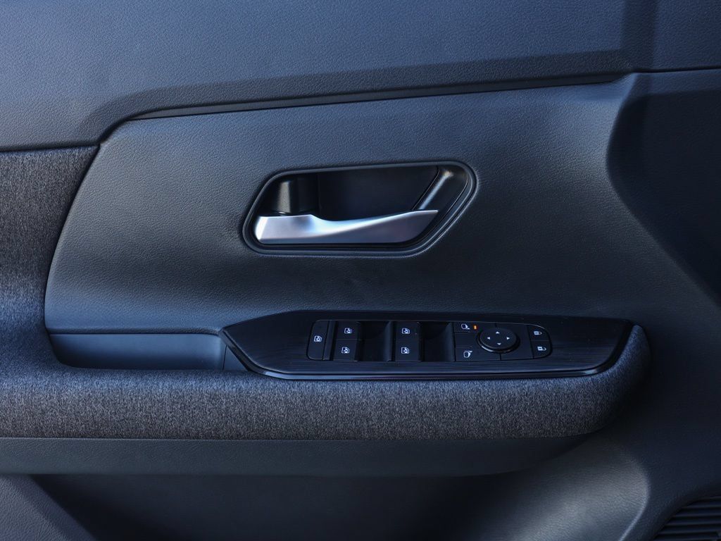 Used 2026 Nissan Kicks SV FWD image 25