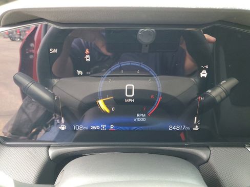 Used 2025 Chevrolet TrailBlazer LT w/ Convenience Package AWD/4WD image 11