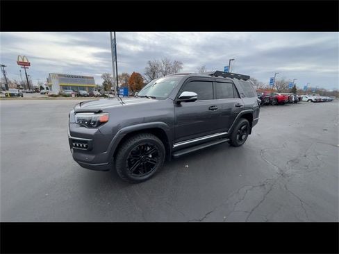 Used 2019 Toyota 4Runner SR5 image 4
