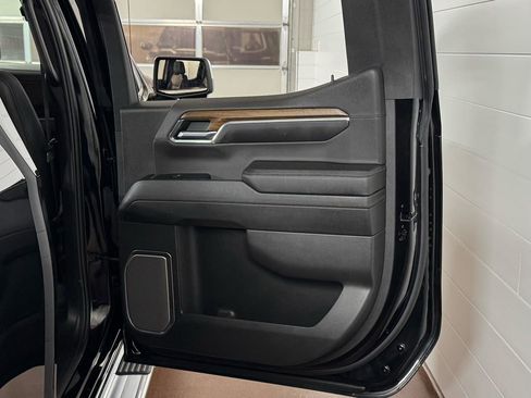 Used 2024 Chevrolet Silverado 1500 High Country image 41