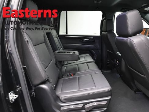Used 2025 Chevrolet Suburban Z71 AWD/4WD image 25