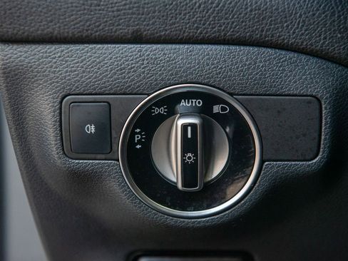 Used 2018 Mercedes-Benz CLA 250 4MATIC image 25