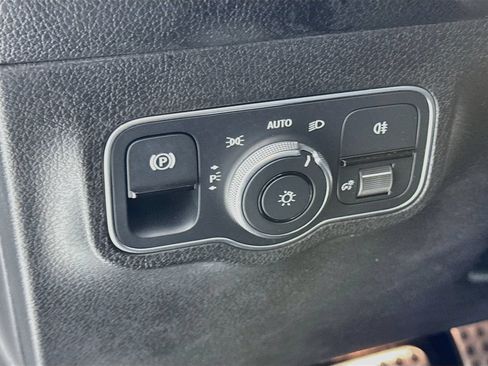 Certified 2023 Mercedes-Benz GLB 35 AMG 4MATIC image 11