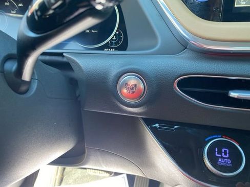 Used 2021 Hyundai Sonata Limited image 32