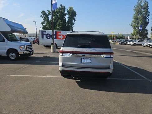 Used 2023 Lincoln Navigator Reserve AWD/4WD image 6