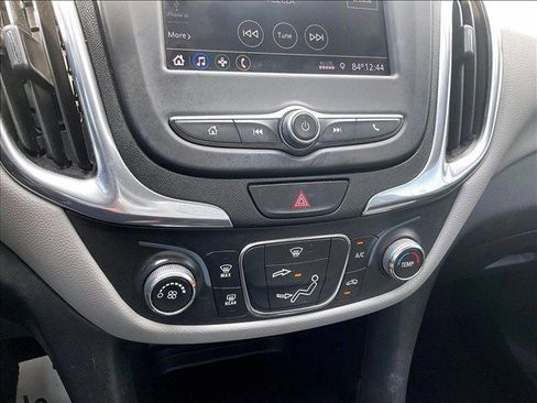 Used 2020 Chevrolet Equinox LS FWD image 24