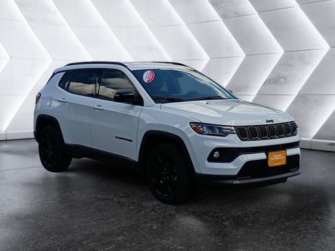 Certified 2026 Jeep Compass Latitude AWD/4WD image 8