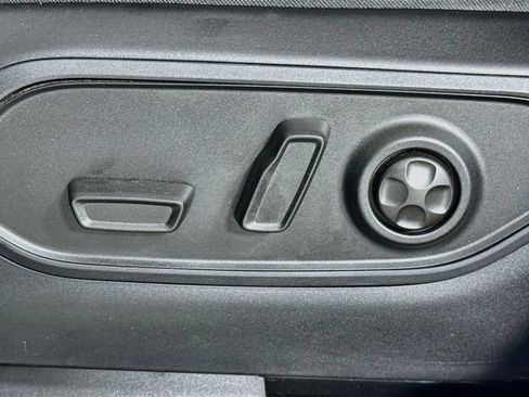 Used 2023 Jeep Grand Cherokee 4WD 4xe image 16