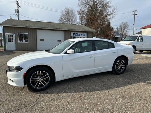 Used 2019 Dodge Charger SXT w/ Plus Group image 1