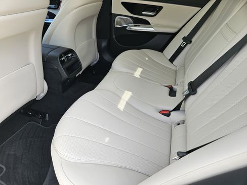 Certified 2024 Mercedes-Benz E 350 4MATIC Sedan image 30