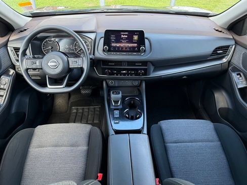 Used 2023 Nissan Rogue SV FWD image 16