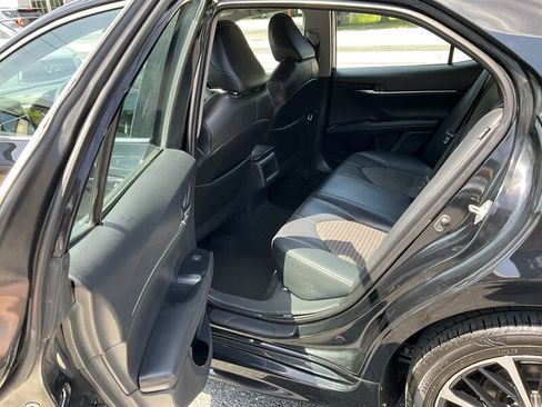 Used 2020 Toyota Camry SE FWD image 13