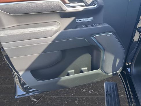 Used 2026 GMC Sierra 1500 Denali image 9