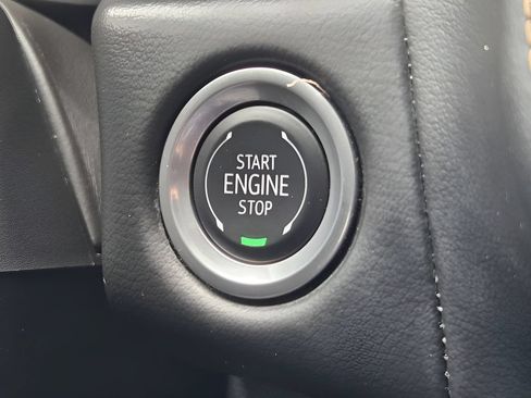 Used 2024 GMC Yukon AT4 w/ Technology Package AWD/4WD image 19