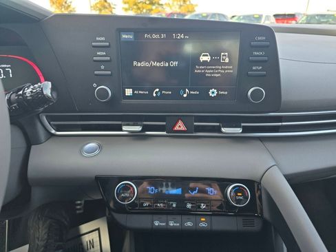 Used 2025 Hyundai Elantra Sport FWD image 10