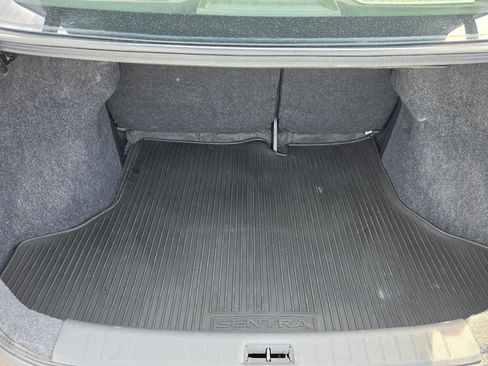 Used 2017 Nissan Sentra SV w/ Electronics Package FWD image 6