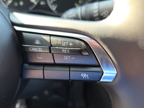 Used 2024 MAZDA MAZDA3 s FWD image 25