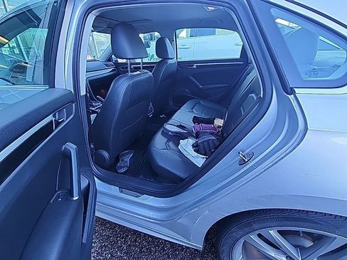 Used 2019 Volkswagen Passat 2.0T SE R-Line image 7