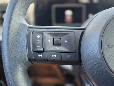 Used 2025 Nissan Kicks SV FWD image 23
