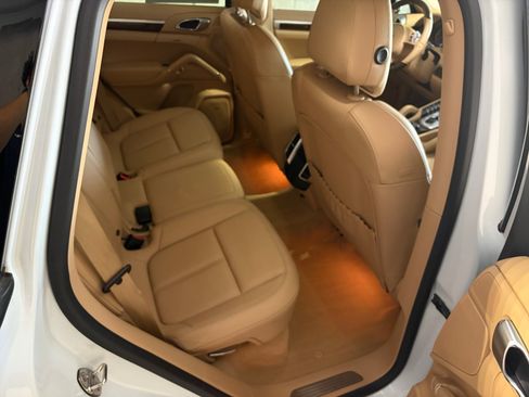 Used 2014 Porsche Cayenne Diesel AWD/4WD image 18
