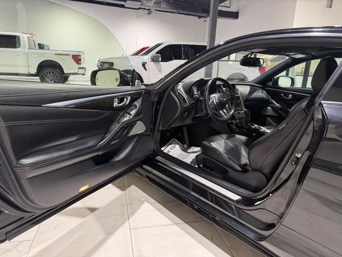 Used 2017 INFINITI Q60 3.0t Sport RWD image 17
