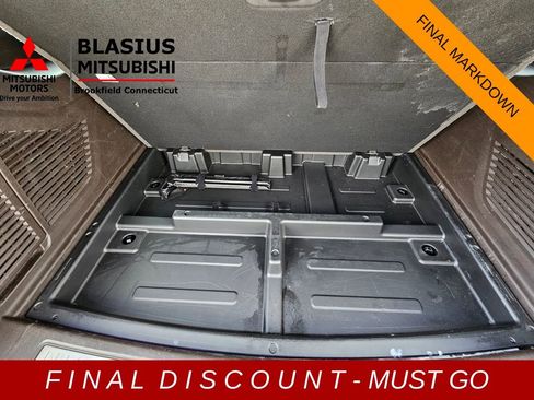 Used 2023 GMC Yukon XL Denali image 46