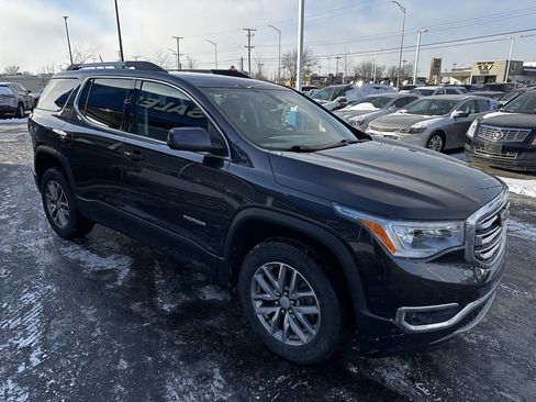 Used 2017 GMC Acadia SLE image 9