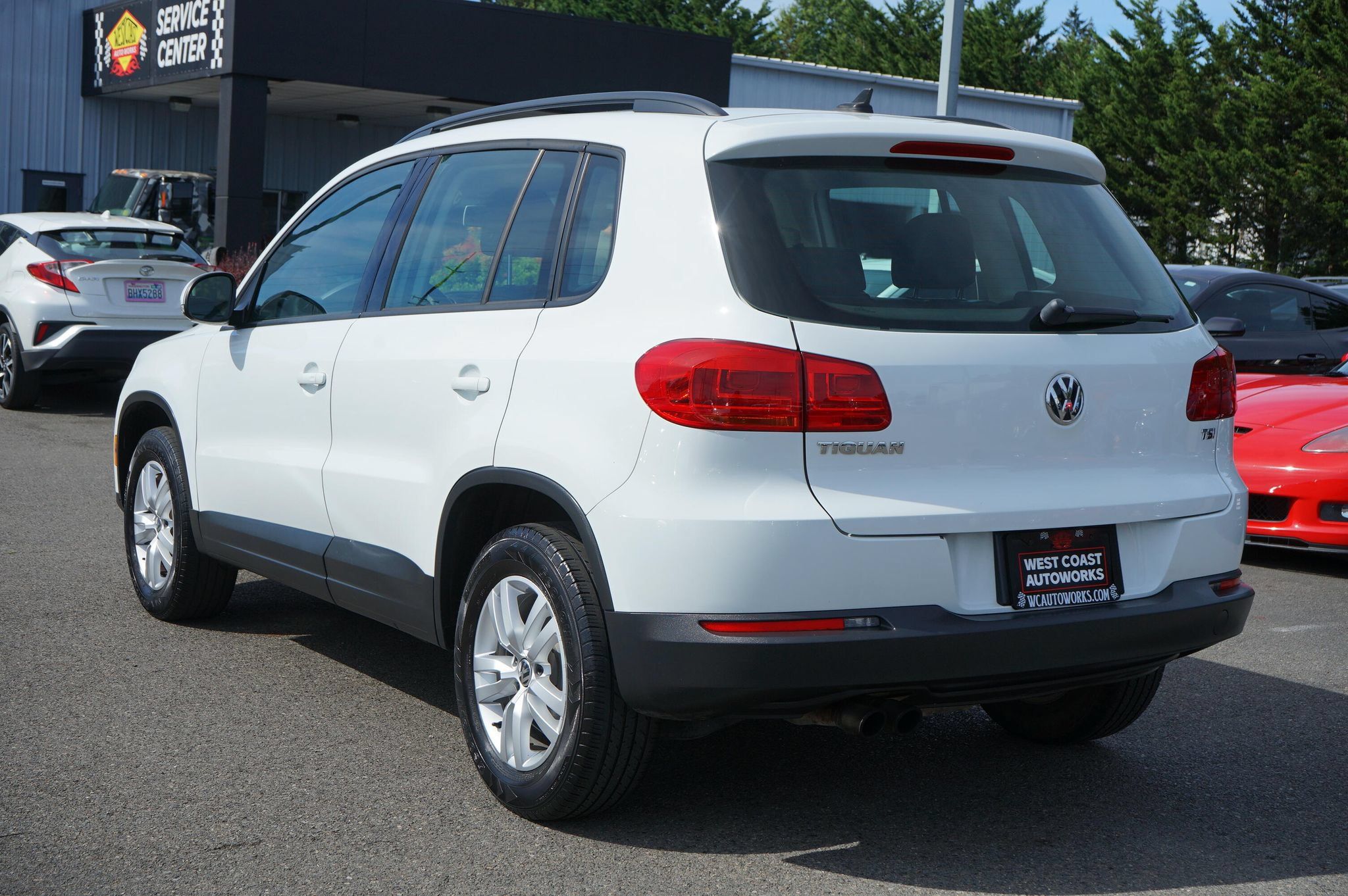 Used 2017 Volkswagen Tiguan S FWD image 4