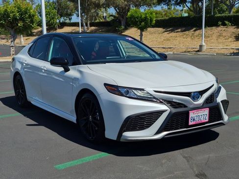 Used 2021 Toyota Camry XSE w/ Navigation Upgrade Package FWD image 3