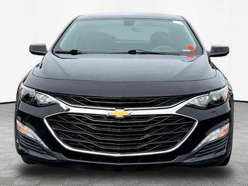 Used 2019 Chevrolet Malibu LT FWD image 2