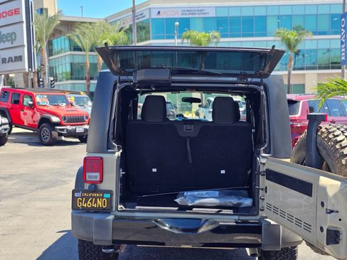 Used 2017 Jeep Wrangler Sport AWD/4WD image 9