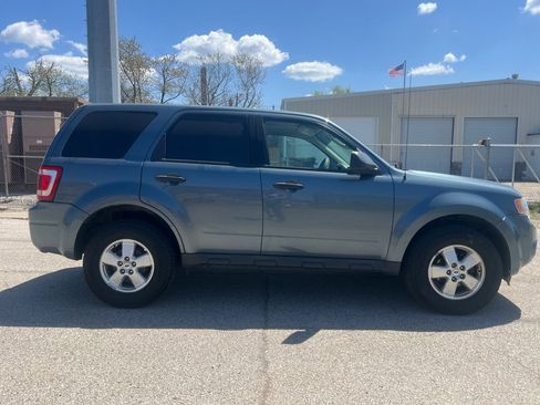 Used 2011 Ford Escape XLS w/ 101A Rapid Spec Order Code image 5